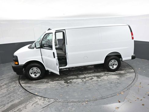 New 2025 GMC Savana 2500 w/ Driver Convenience Package RWD image 41