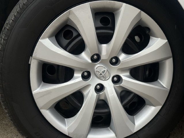 Used 2024 Toyota Corolla LE FWD image 11