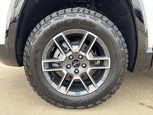 New 2026 GMC Terrain AT4 w/ Convenience Package III image 9