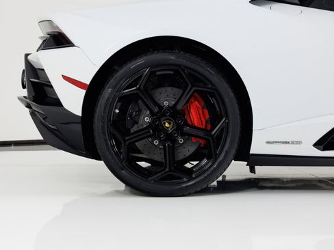 Used 2020 Lamborghini Huracan EVO AWD/4WD image 12