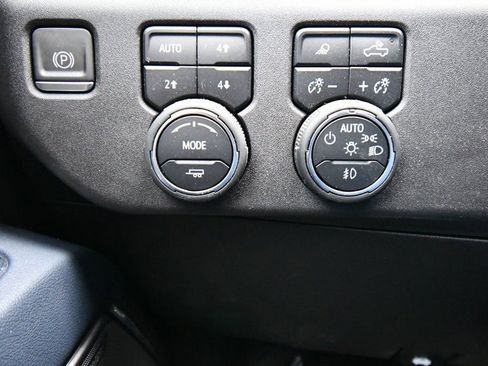 Used 2023 Chevrolet Silverado 1500 High Country w/ High Country Premium Package AWD/4WD image 41