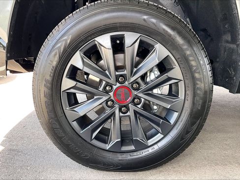 Used 2023 Toyota Tundra Limited AWD/4WD image 25