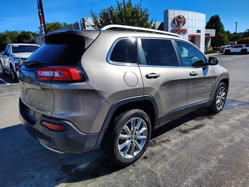 Used 2016 Jeep Cherokee Limited FWD image 4