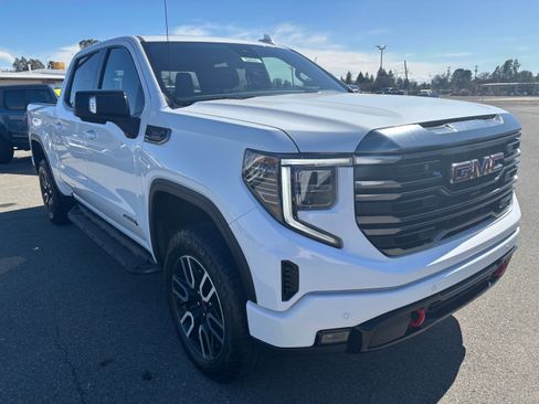 Used 2023 GMC Sierra 1500 AT4 image 3