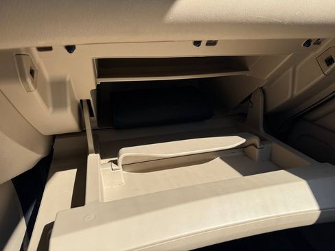 Used 2019 Nissan Pathfinder SL AWD/4WD image 26
