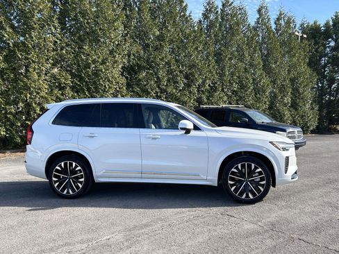 New 2026 Volvo XC90 T8 Plus image 2