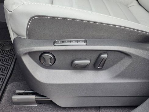 New 2026 Volkswagen Atlas Cross Sport SEL R-Line image 21