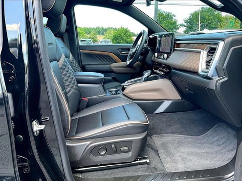 Used 2025 GMC Canyon Denali AWD/4WD image 20