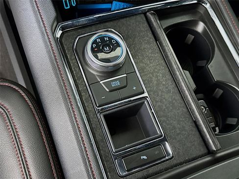 Used 2024 Ford Expedition Limited RWD image 20