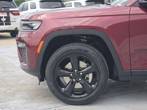 New 2026 Jeep Grand Cherokee L Limited AWD/4WD image 5