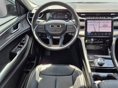 Used 2023 Jeep Grand Cherokee 4WD 4xe w/ Luxury Tech Group II image 15