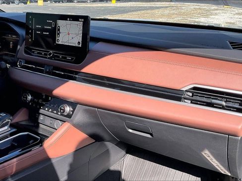 Used 2025 Mitsubishi Outlander SEL image 17