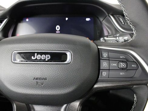 New 2025 Jeep Grand Cherokee Limited image 27