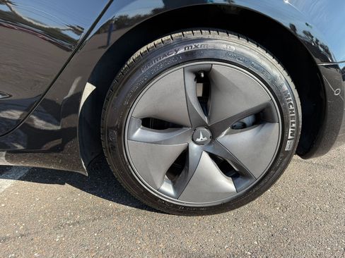 Used 2018 Tesla Model 3 Long Range image 7