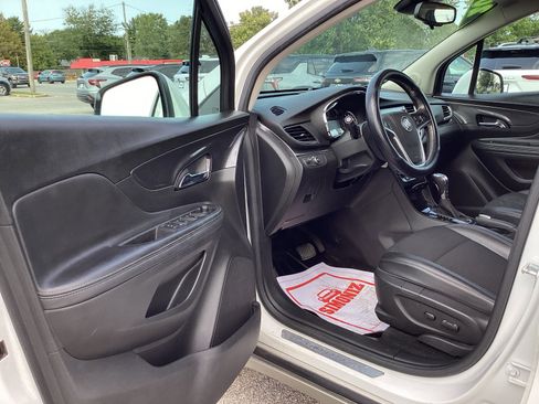 Used 2020 Buick Encore Preferred image 14