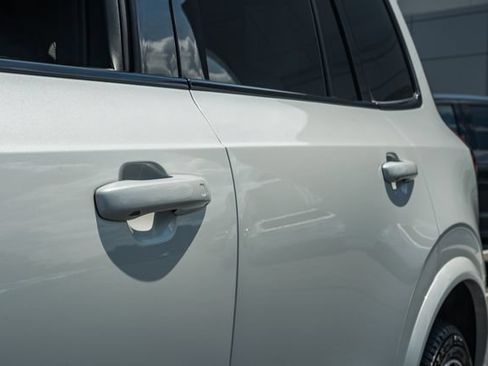 Certified 2023 Volvo XC90 T8 Ultimate w/ Protection Package Premier AWD/4WD image 17