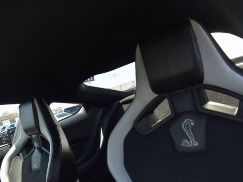 Used 2020 Ford Mustang Shelby GT500 w/ Carbon Fiber Track Pack image 15