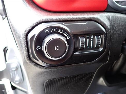 Used 2019 Jeep Wrangler Unlimited Rubicon AWD/4WD image 13