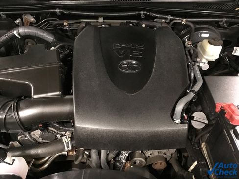 Used 2017 Toyota Tacoma SR5 image 36