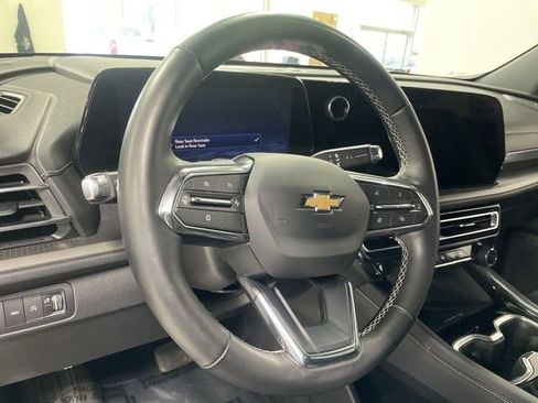 Used 2025 Chevrolet Traverse LT AWD/4WD image 14