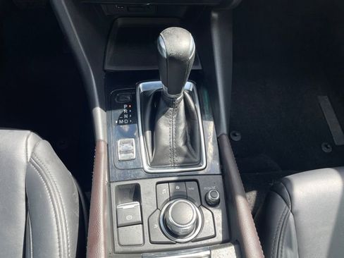 Used 2018 MAZDA MAZDA3 Touring FWD image 13