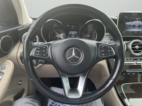 Used 2019 Mercedes-Benz GLC 300 4MATIC image 24