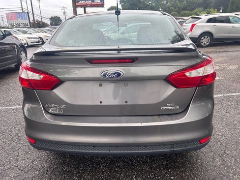 Used 2012 Ford Focus SE w/ SE Sport Pkg image 6