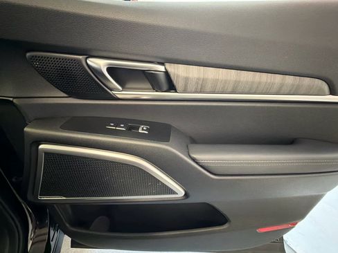 Used 2024 Kia Telluride EX w/ EX Captain's Chair Package FWD image 29