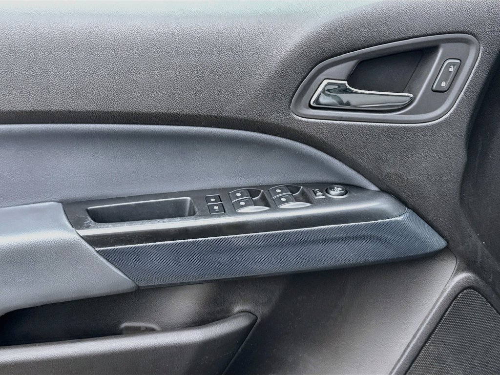 Used 2017 Chevrolet Colorado Z71 AWD/4WD image 40