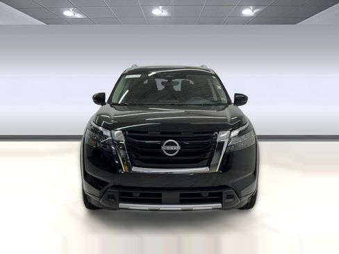 Used 2025 Nissan Pathfinder SL AWD/4WD image 5