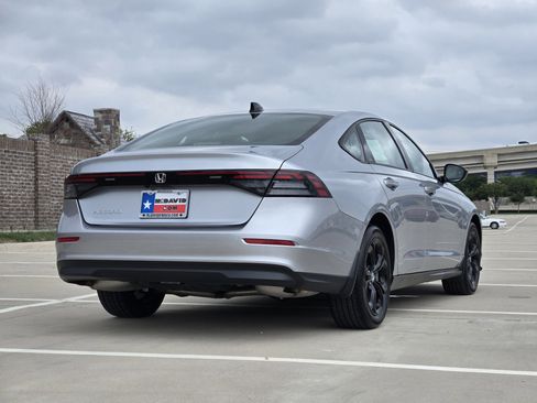 Certified 2025 Honda Accord SE image 6