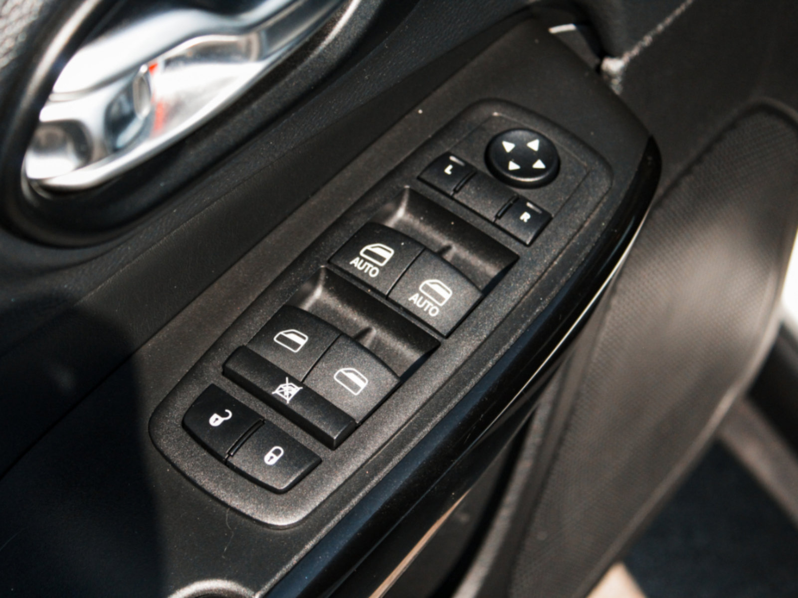 Used 2023 Jeep Cherokee Altitude Lux AWD/4WD image 9