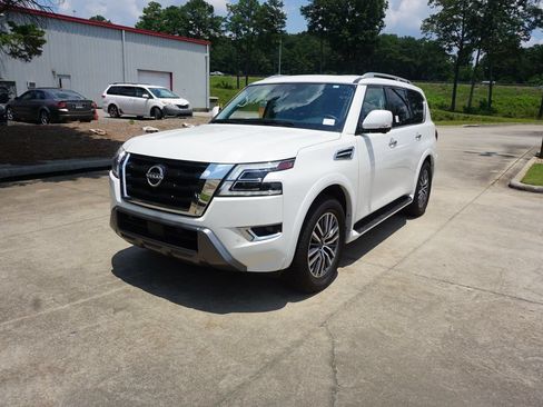 Used 2024 Nissan Armada SL w/ Captain's Chairs Package AWD/4WD image 26