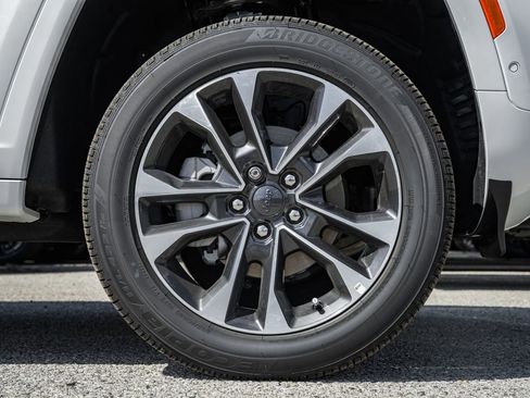 New 2025 Jeep Grand Cherokee Overland w/ Adv Protech Group III image 16