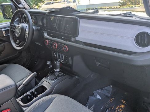 Used 2026 Jeep Wrangler Sport AWD/4WD image 19