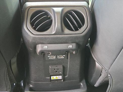 Used 2021 Jeep Wrangler Unlimited Rubicon 4xe w/ Safety Group AWD/4WD image 16