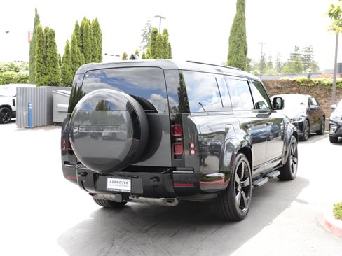 Used 2025 Land Rover Defender 130 X-Dynamic SE AWD/4WD image 10
