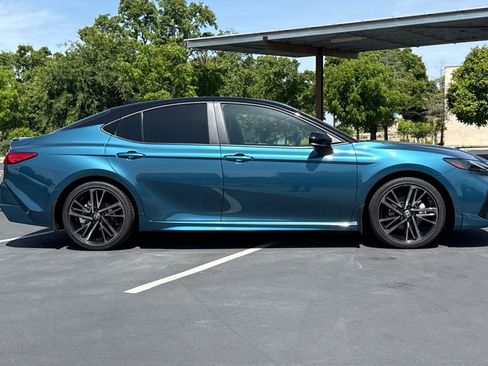 Used 2025 Toyota Camry XSE FWD image 10