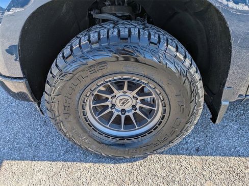 Used 2023 Chevrolet Silverado 1500 LT image 23