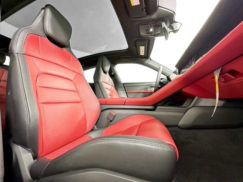 Used 2025 Porsche Taycan image 28