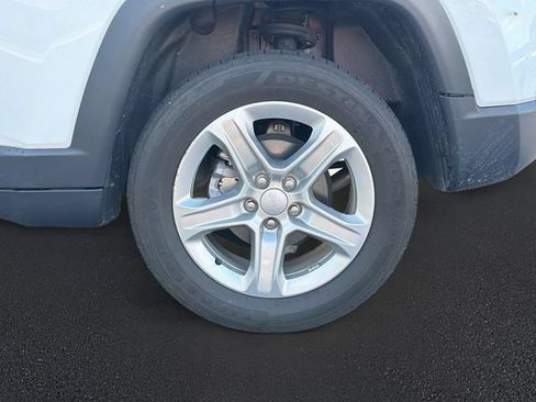 Used 2024 Jeep Compass Latitude AWD/4WD image 10