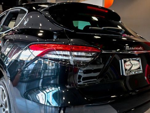 Used 2022 Maserati Levante GT image 12