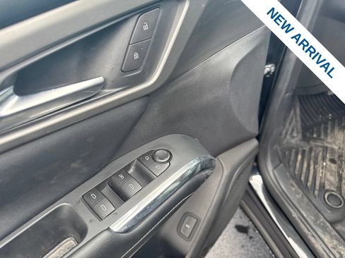 Used 2025 Chevrolet Traverse LT w/ Midnight/Sport Edition AWD/4WD image 19