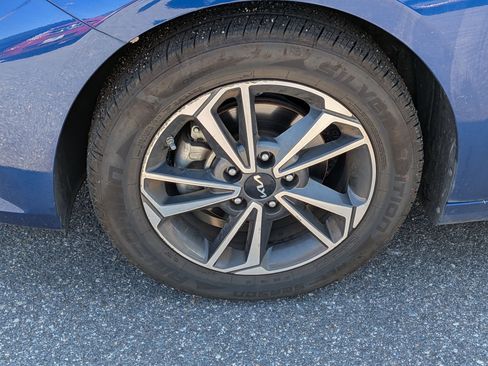 Used 2022 Kia Forte LXS w/ LXS Technology Package image 10