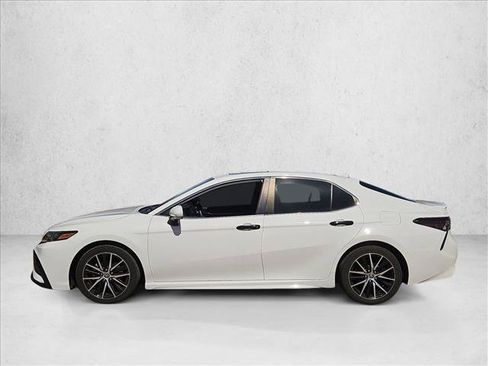 Used 2023 Toyota Camry SE w/ Audio Upgrade Package FWD image 9