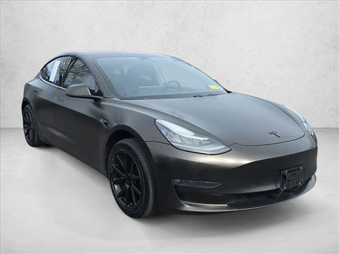 Used 2018 Tesla Model 3 Long Range image 3