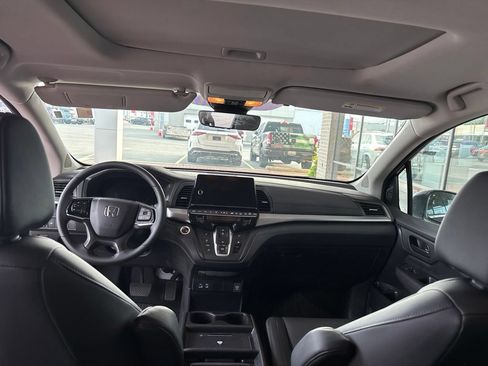 Used 2025 Honda Odyssey EX-L image 13
