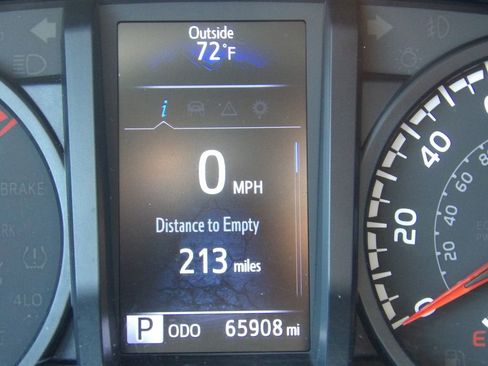 Used 2022 Toyota Tacoma SR image 21