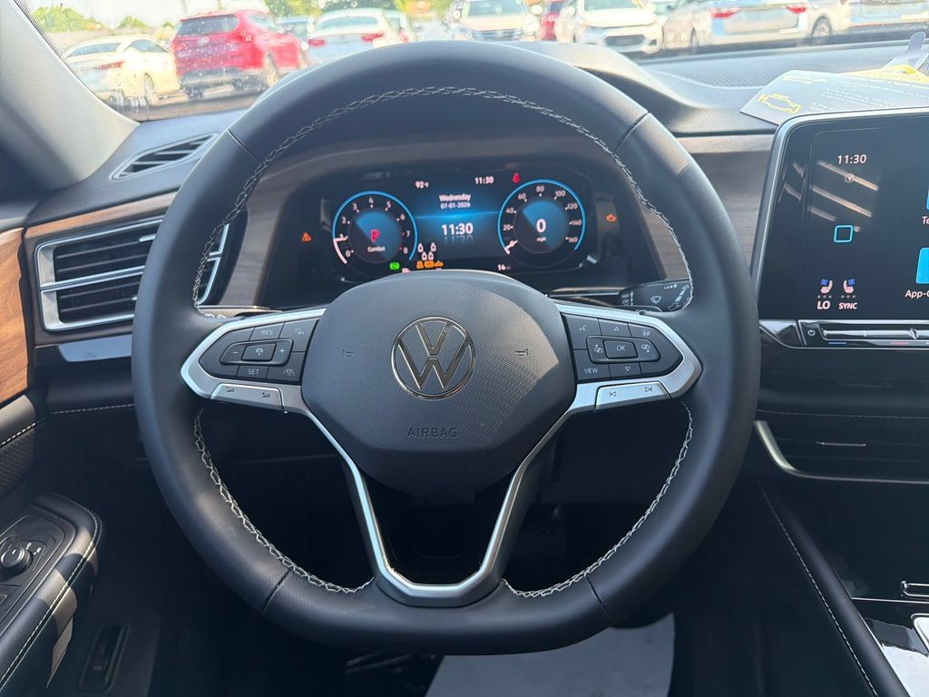 Used 2026 Volkswagen Atlas SE AWD/4WD image 16