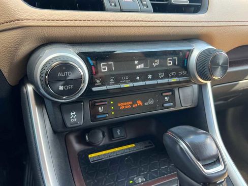 Used 2020 Toyota RAV4 Limited image 61